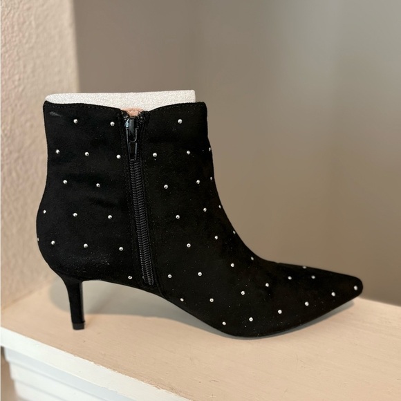 Journee Collection Rosalia Studded Pointed Toe Kitten Heel Booties Women Sz 5.5 - Picture 5 of 11